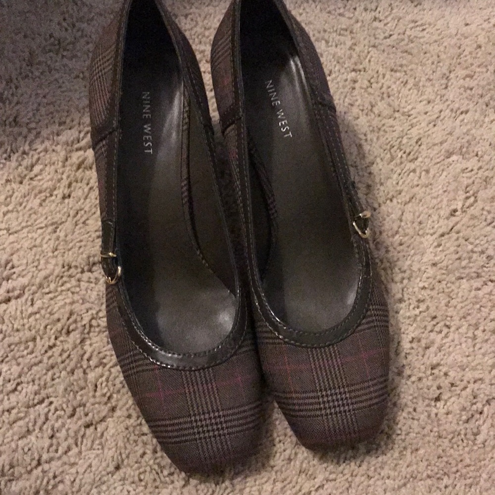 Nine West size 11 Tweed pumps